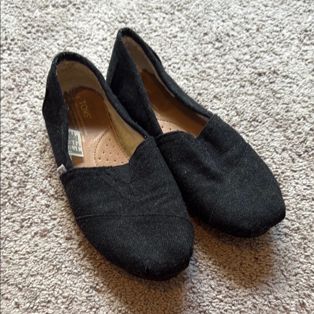 TOMS Women's Black Slip-On Shoes